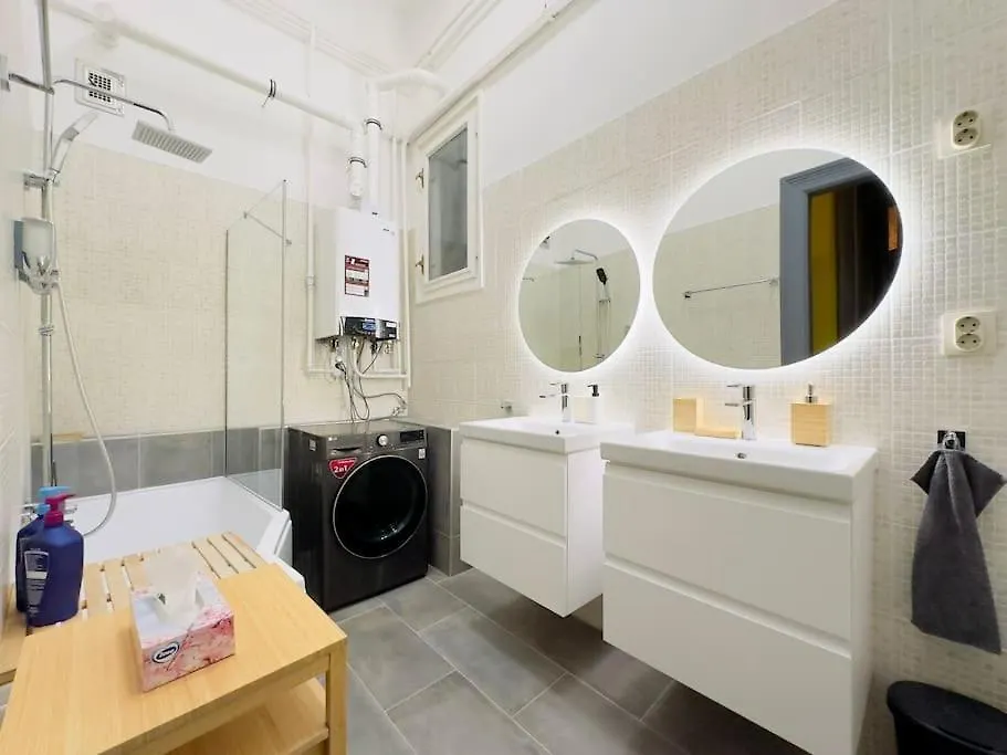 Apartment New! Huge Luxury 5Br Condo In Central Budapest - Rose House